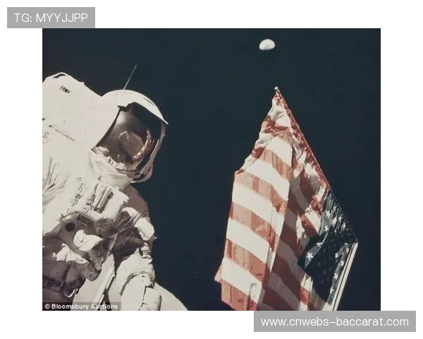 霍肯伯格墨西哥站头盔将拍卖，起拍价5000英镑。