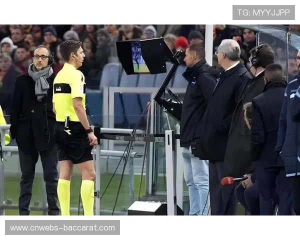 足球科技革新：VAR与越位新规并行，平衡公平与流畅成挑战